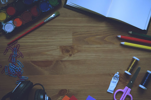 An assortment of supplies used in an art class.